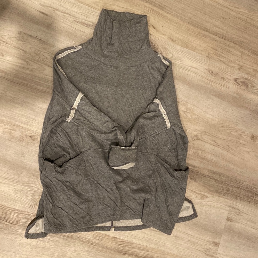 Free People. XS. Slouchy Gray turtleneck.